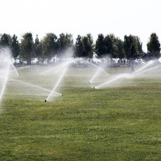 Impianto di irrigazione a prato